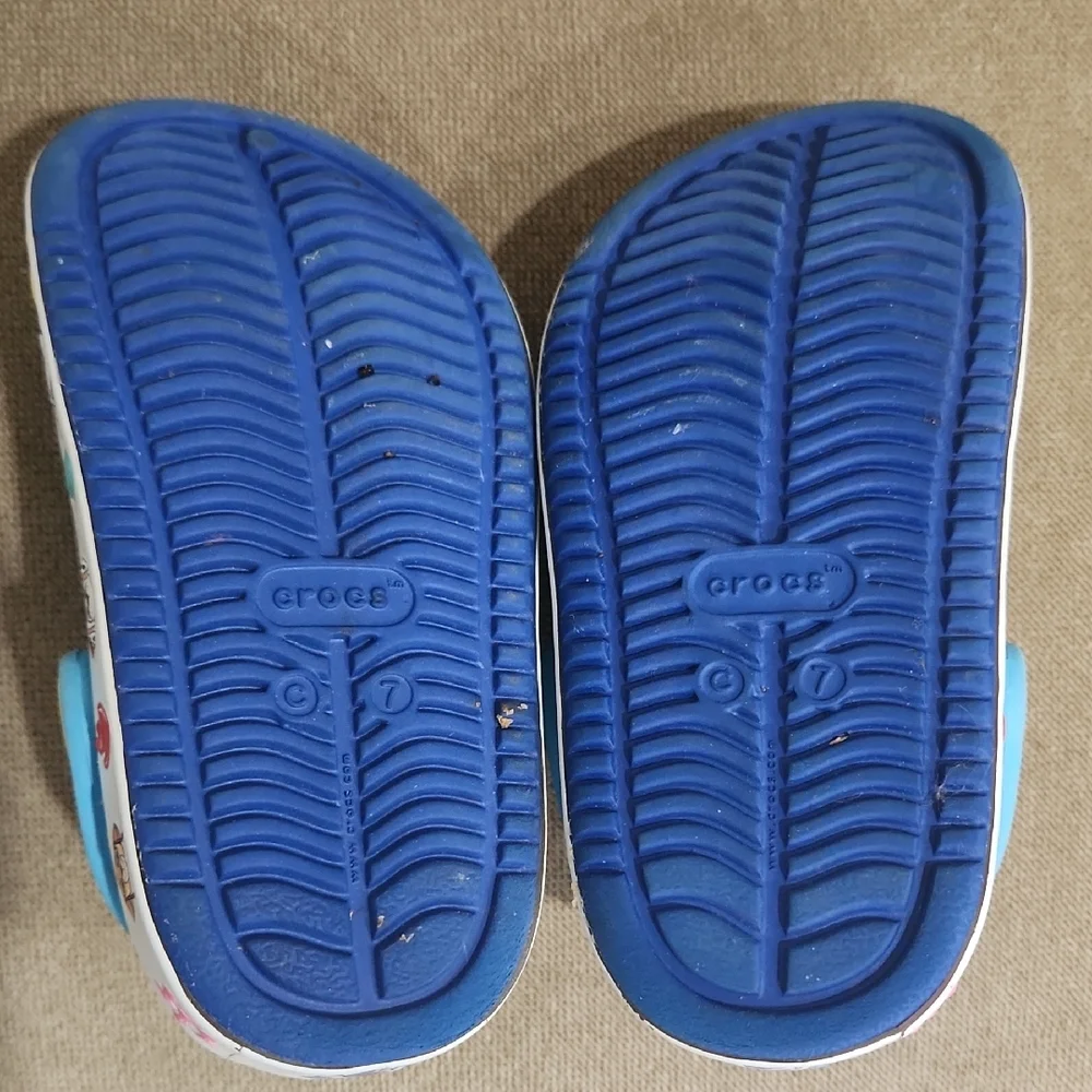 Paw Patrol Kids Blue Crocs - Picture 6 of 7